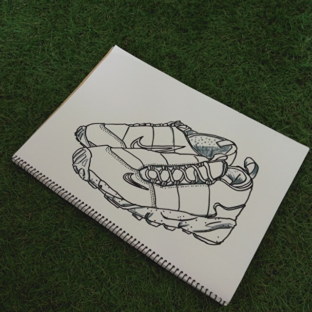 ナイキ スニーカー フットスケープ ぬり絵  on 人工芝